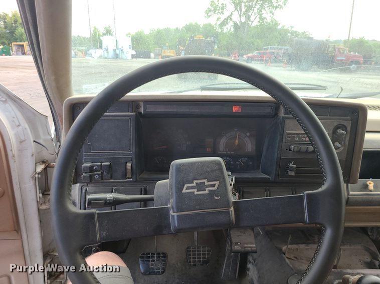 image for item MG9751 1990 Chevrolet 6500 Kodiak  dump truck