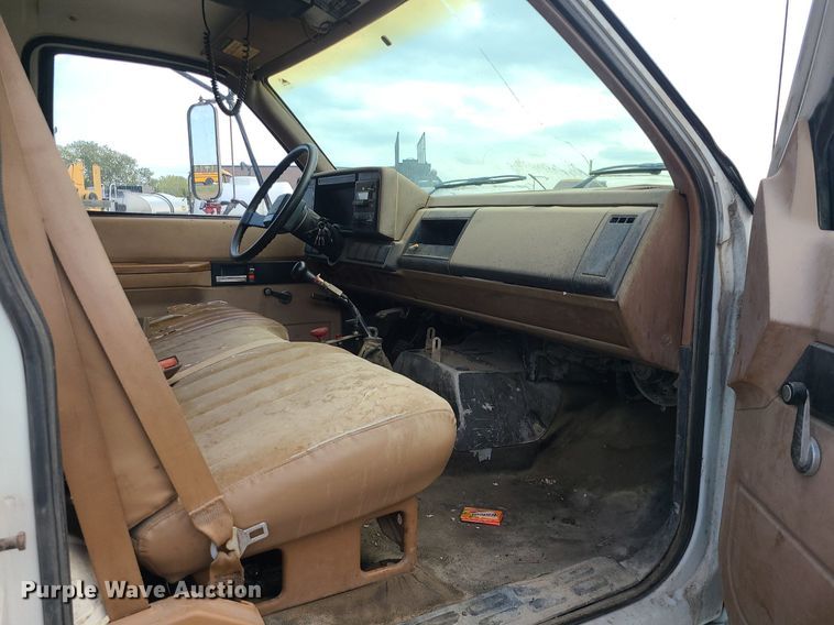 image for item MG9751 1990 Chevrolet 6500 Kodiak  dump truck