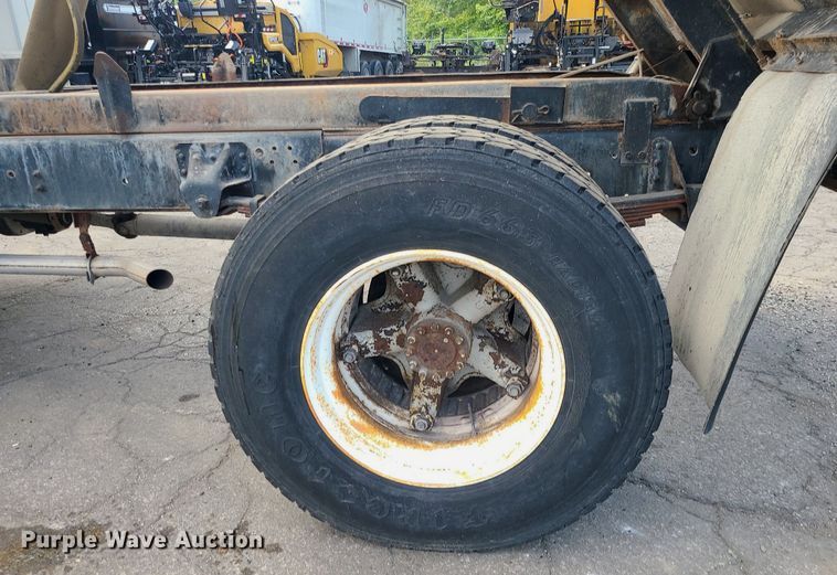 image for item MG9751 1990 Chevrolet 6500 Kodiak  dump truck