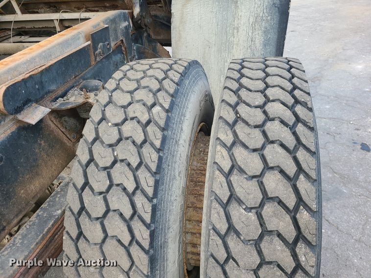 image for item MG9751 1990 Chevrolet 6500 Kodiak  dump truck