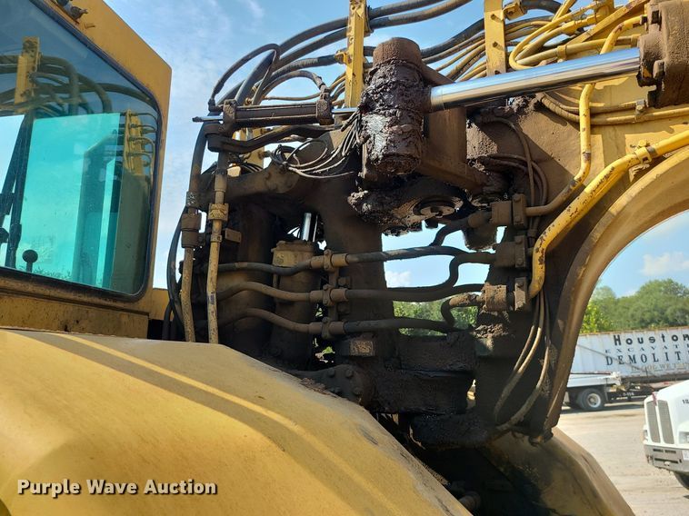 image for item MG9758 1988 Caterpillar 627E  conventional scraper