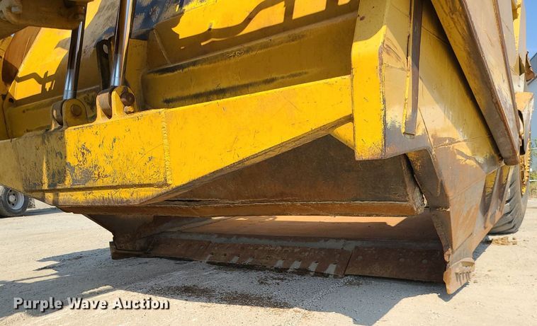image for item MG9758 1988 Caterpillar 627E  conventional scraper