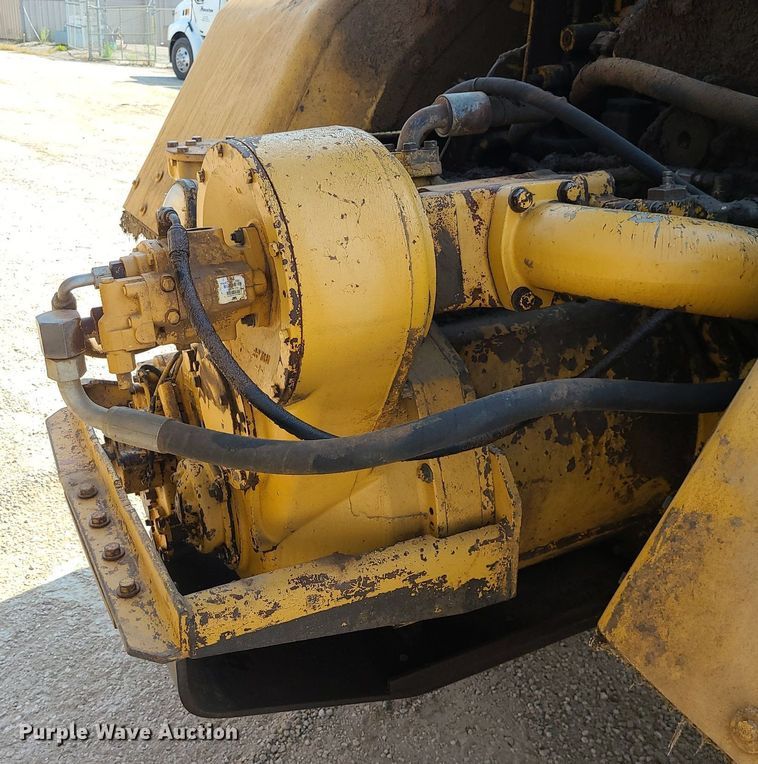 image for item MG9758 1988 Caterpillar 627E  conventional scraper