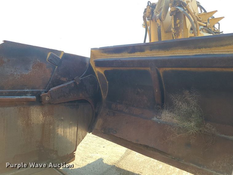 image for item MG9758 1988 Caterpillar 627E  conventional scraper
