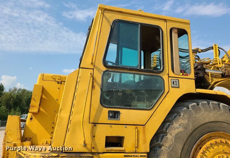 image for item MG9758 1988 Caterpillar 627E  conventional scraper
