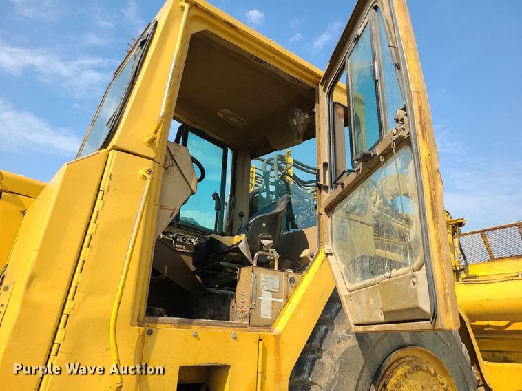 image for item MG9758 1988 Caterpillar 627E  conventional scraper