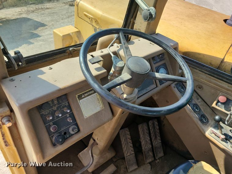 image for item MG9758 1988 Caterpillar 627E  conventional scraper