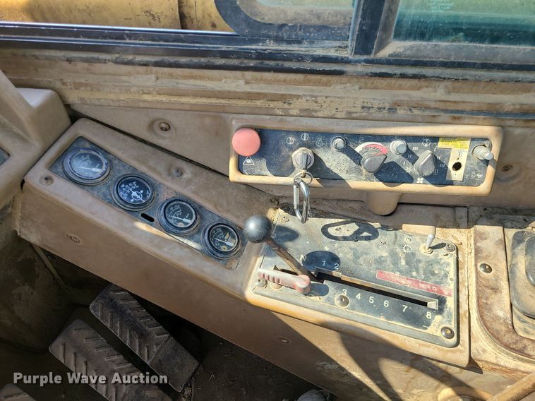 image for item MG9758 1988 Caterpillar 627E  conventional scraper