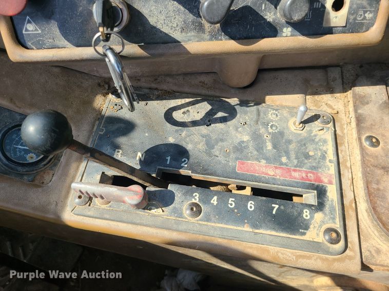 image for item MG9758 1988 Caterpillar 627E  conventional scraper