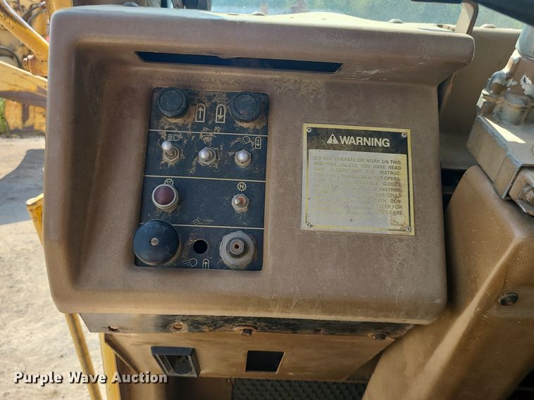 image for item MG9758 1988 Caterpillar 627E  conventional scraper