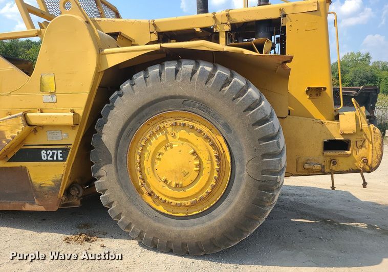 image for item MG9758 1988 Caterpillar 627E  conventional scraper