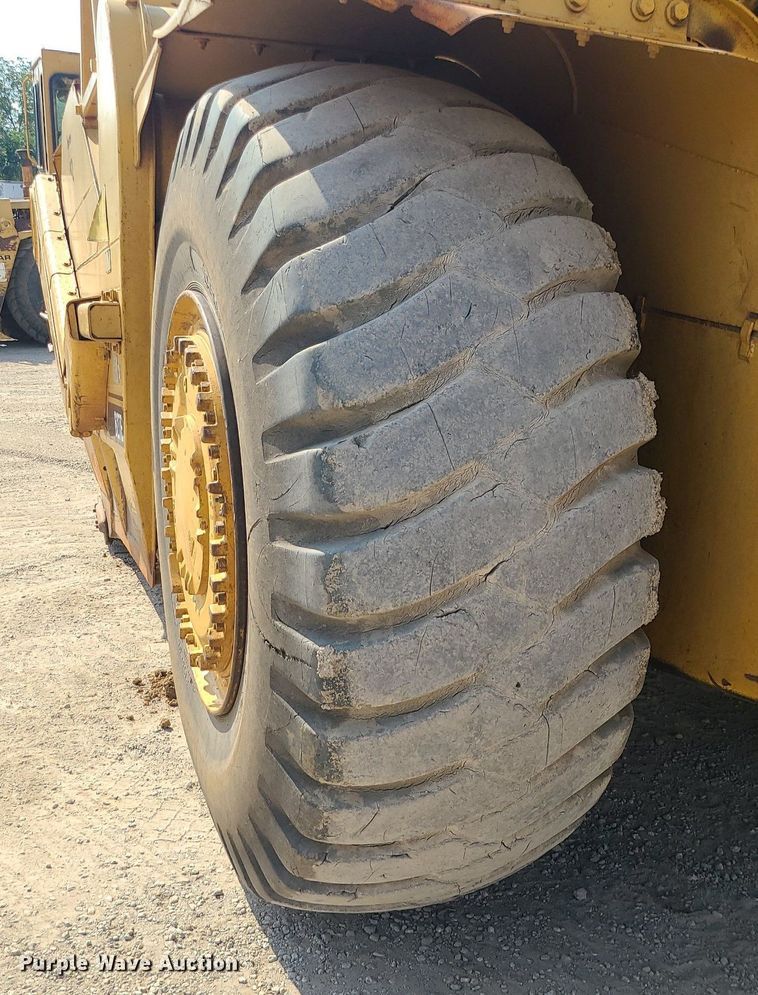 image for item MG9758 1988 Caterpillar 627E  conventional scraper