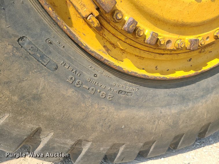 image for item MG9758 1988 Caterpillar 627E  conventional scraper