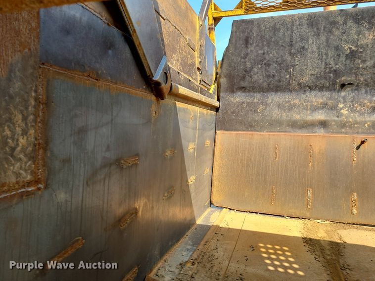 image for item MG9759 1977 Caterpillar 627B  conventional scraper