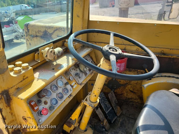 image for item MG9759 1977 Caterpillar 627B  conventional scraper