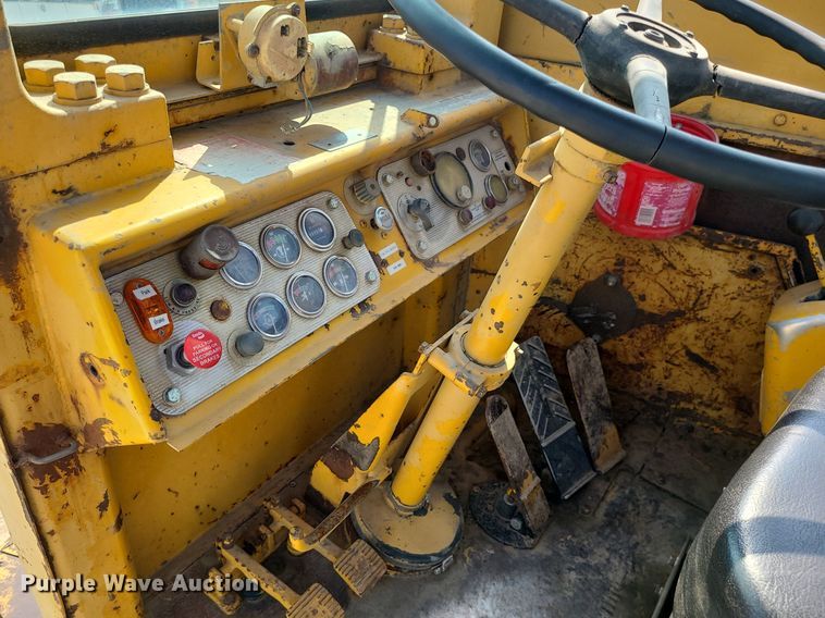 image for item MG9759 1977 Caterpillar 627B  conventional scraper