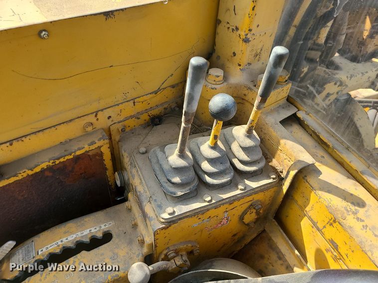 image for item MG9759 1977 Caterpillar 627B  conventional scraper