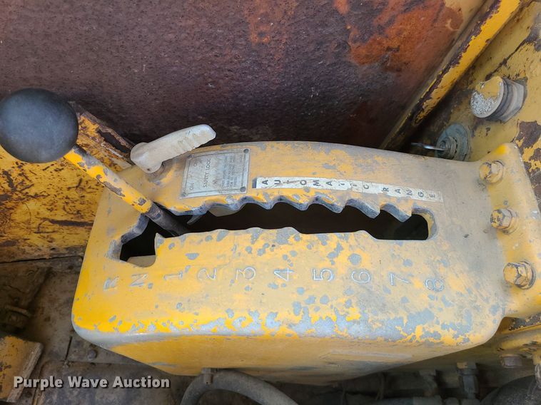 image for item MG9759 1977 Caterpillar 627B  conventional scraper