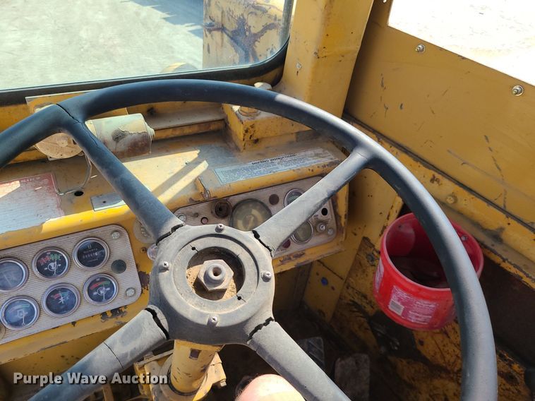 image for item MG9759 1977 Caterpillar 627B  conventional scraper