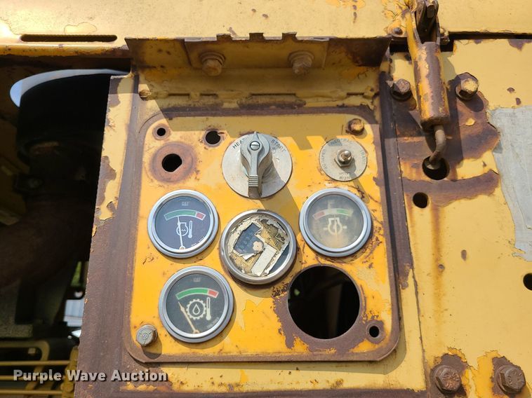 image for item MG9759 1977 Caterpillar 627B  conventional scraper