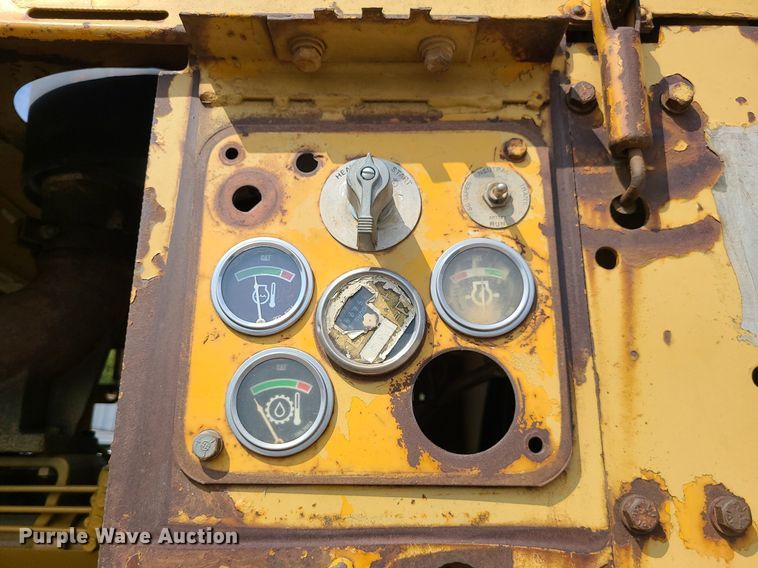 image for item MG9759 1977 Caterpillar 627B  conventional scraper