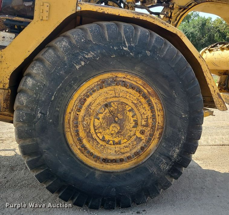 image for item MG9759 1977 Caterpillar 627B  conventional scraper