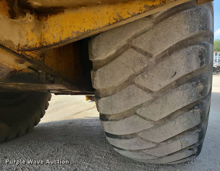 image for item MG9759 1977 Caterpillar 627B  conventional scraper