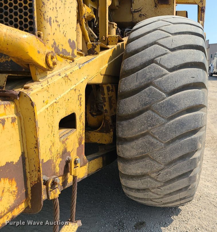 image for item MG9759 1977 Caterpillar 627B  conventional scraper