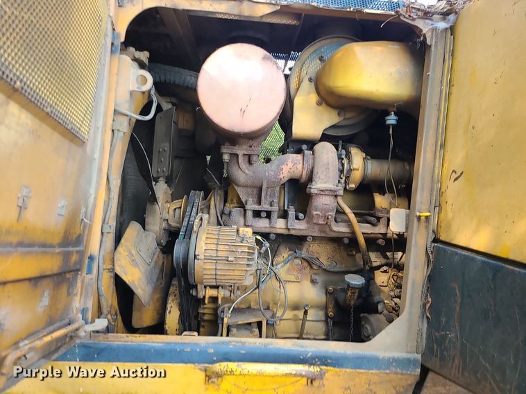 image for item MG9762 Komatsu D66S  crawler tractor