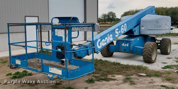 image for item MG9767 2003 Genie S-60 boom lift