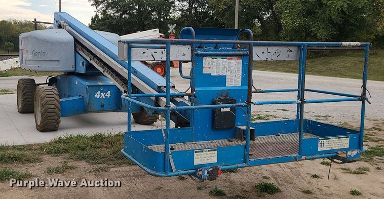 image for item MG9767 2003 Genie S-60 boom lift