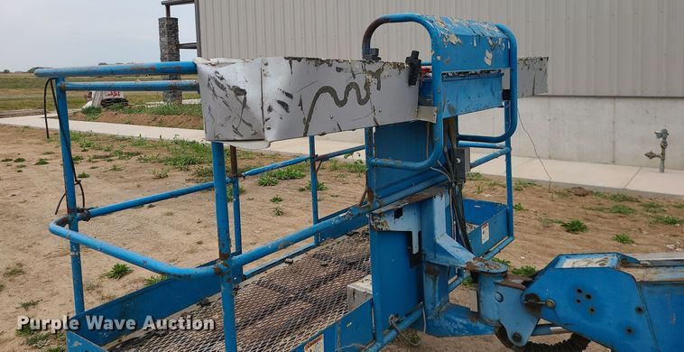 image for item MG9767 2003 Genie S-60 boom lift
