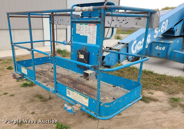 image for item MG9767 2003 Genie S-60 boom lift