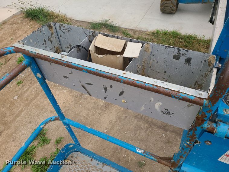 image for item MG9767 2003 Genie S-60 boom lift