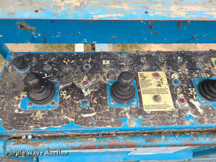 image for item MG9767 2003 Genie S-60 boom lift