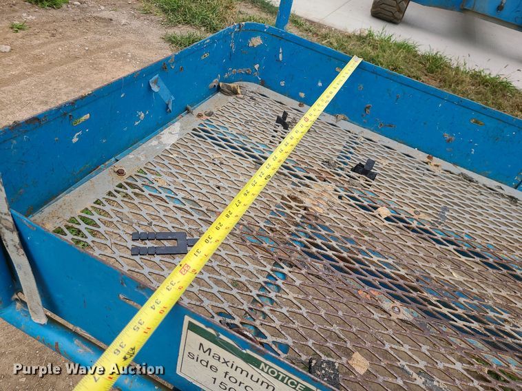 image for item MG9767 2003 Genie S-60 boom lift