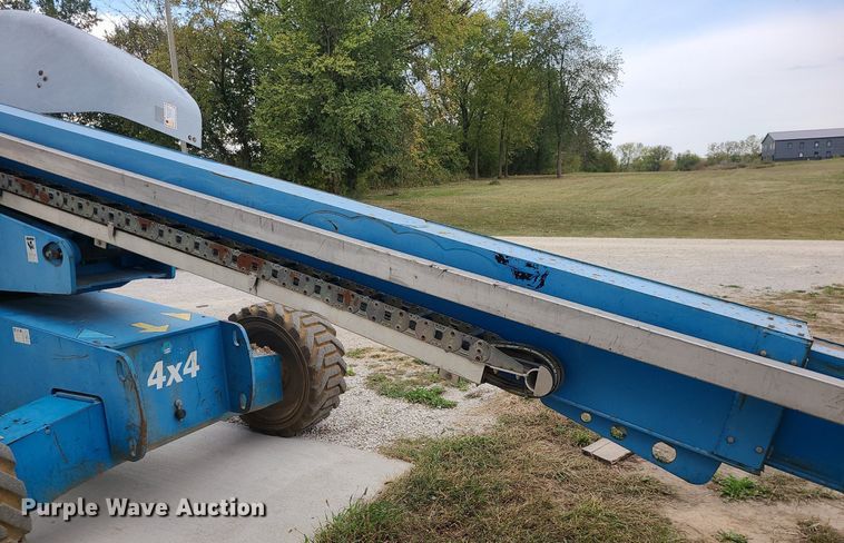 image for item MG9767 2003 Genie S-60 boom lift