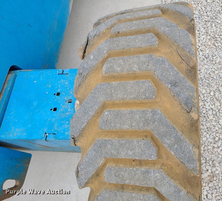 image for item MG9767 2003 Genie S-60 boom lift