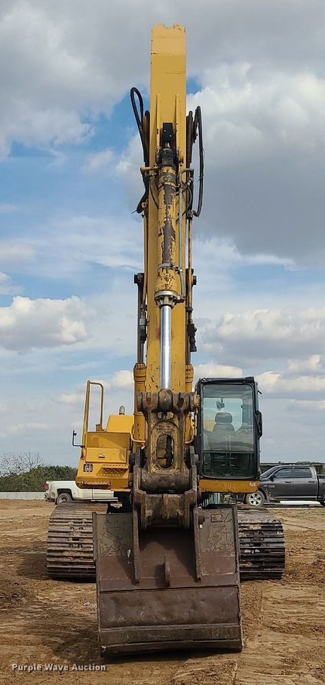 image for item MG9770 2004 John Deere 330C LC  excavator