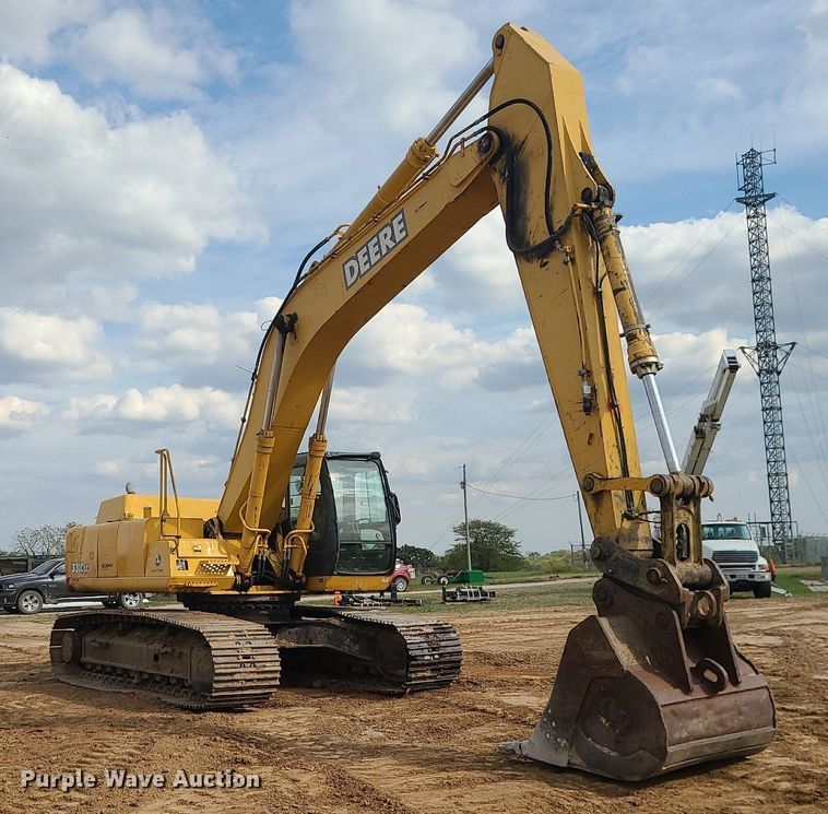 image for item MG9770 2004 John Deere 330C LC  excavator