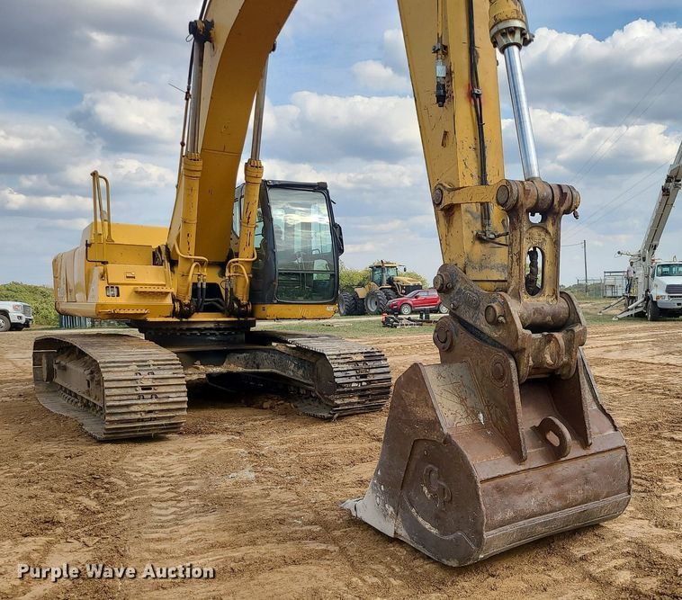 image for item MG9770 2004 John Deere 330C LC  excavator