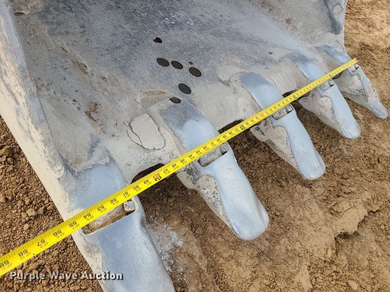 image for item MG9770 2004 John Deere 330C LC  excavator