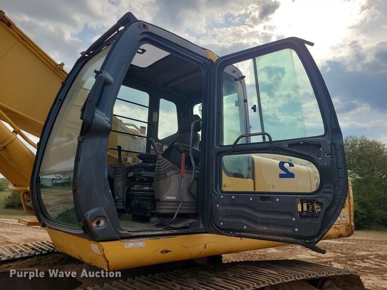 image for item MG9770 2004 John Deere 330C LC  excavator