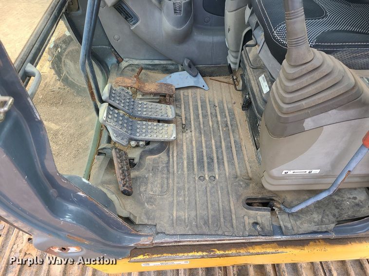 image for item MG9770 2004 John Deere 330C LC  excavator