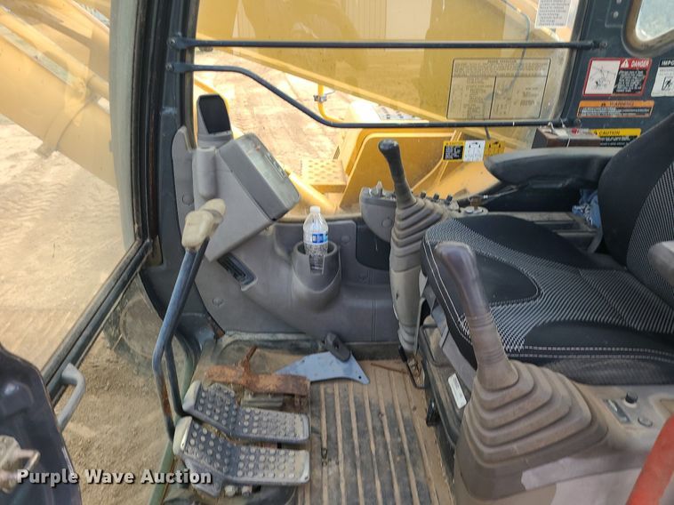 image for item MG9770 2004 John Deere 330C LC  excavator