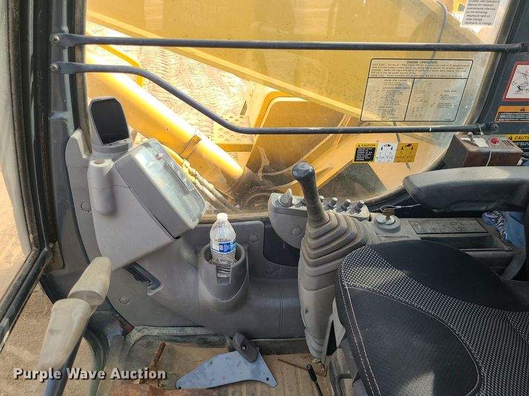 image for item MG9770 2004 John Deere 330C LC  excavator