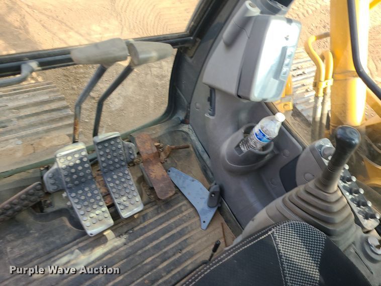 image for item MG9770 2004 John Deere 330C LC  excavator