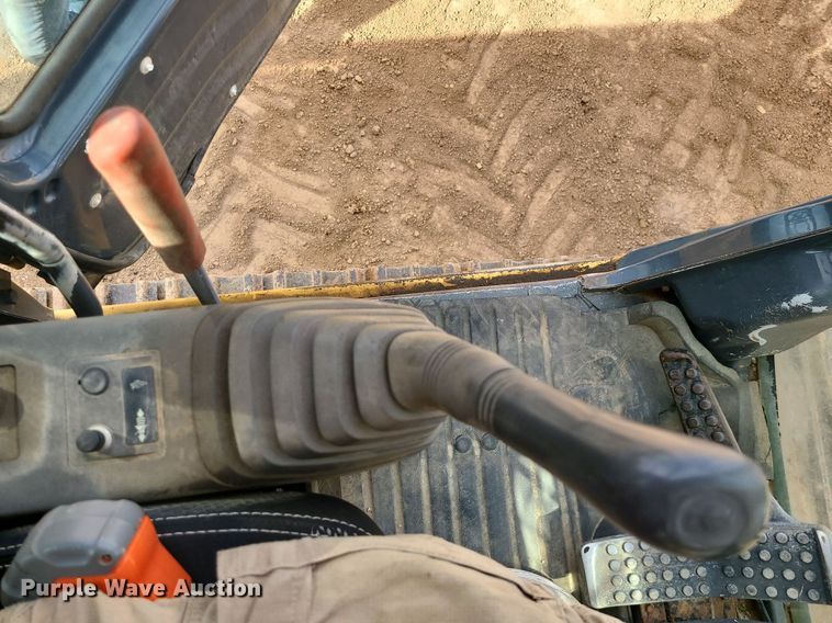 image for item MG9770 2004 John Deere 330C LC  excavator