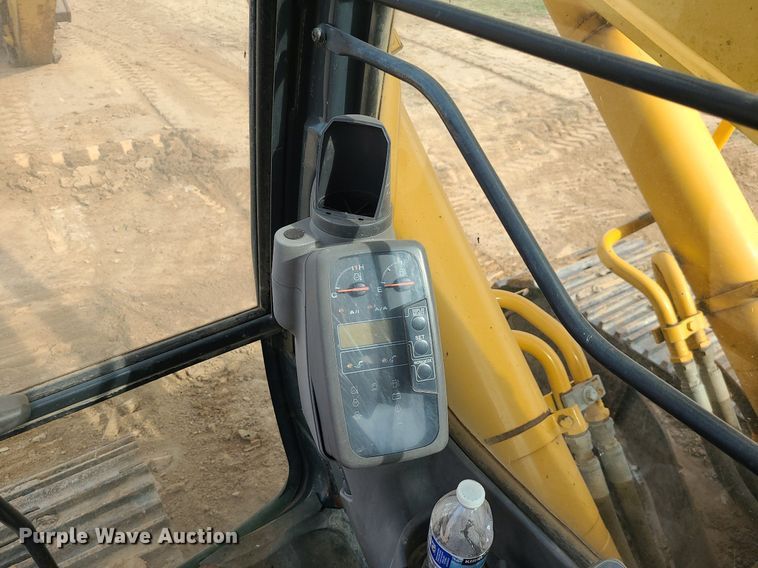 image for item MG9770 2004 John Deere 330C LC  excavator