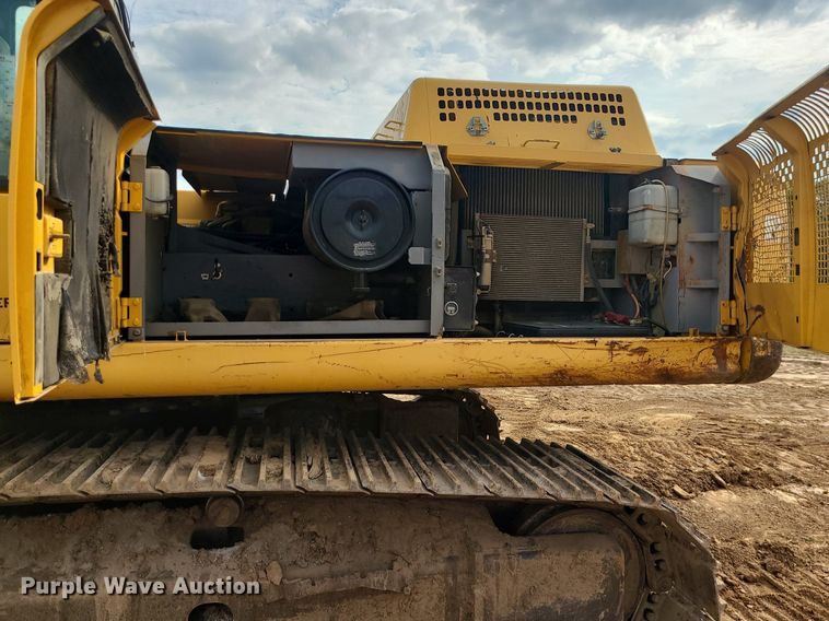 image for item MG9770 2004 John Deere 330C LC  excavator